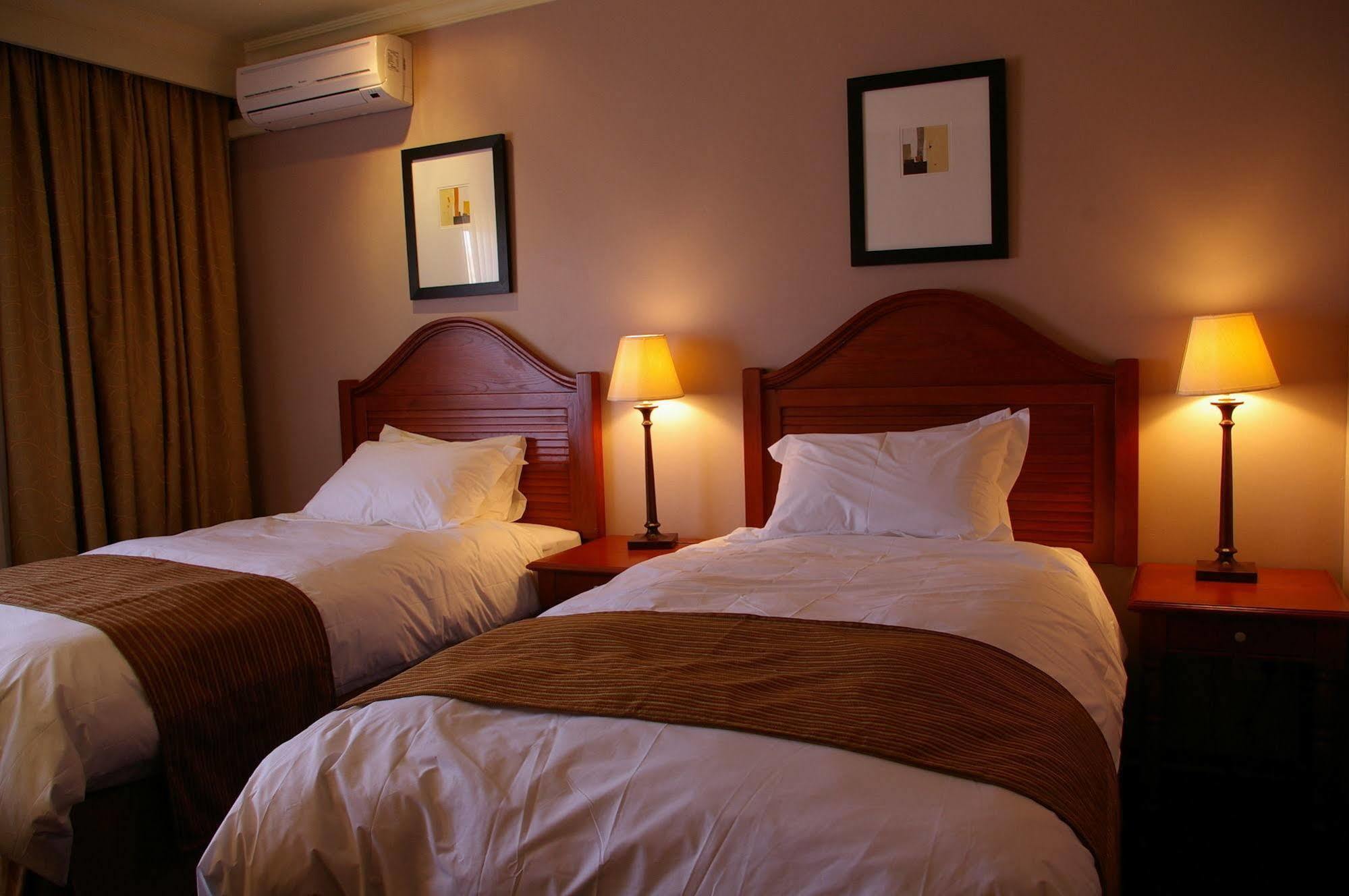 Protea Hotel By Marriott Harrismith Montrose Εξωτερικό φωτογραφία